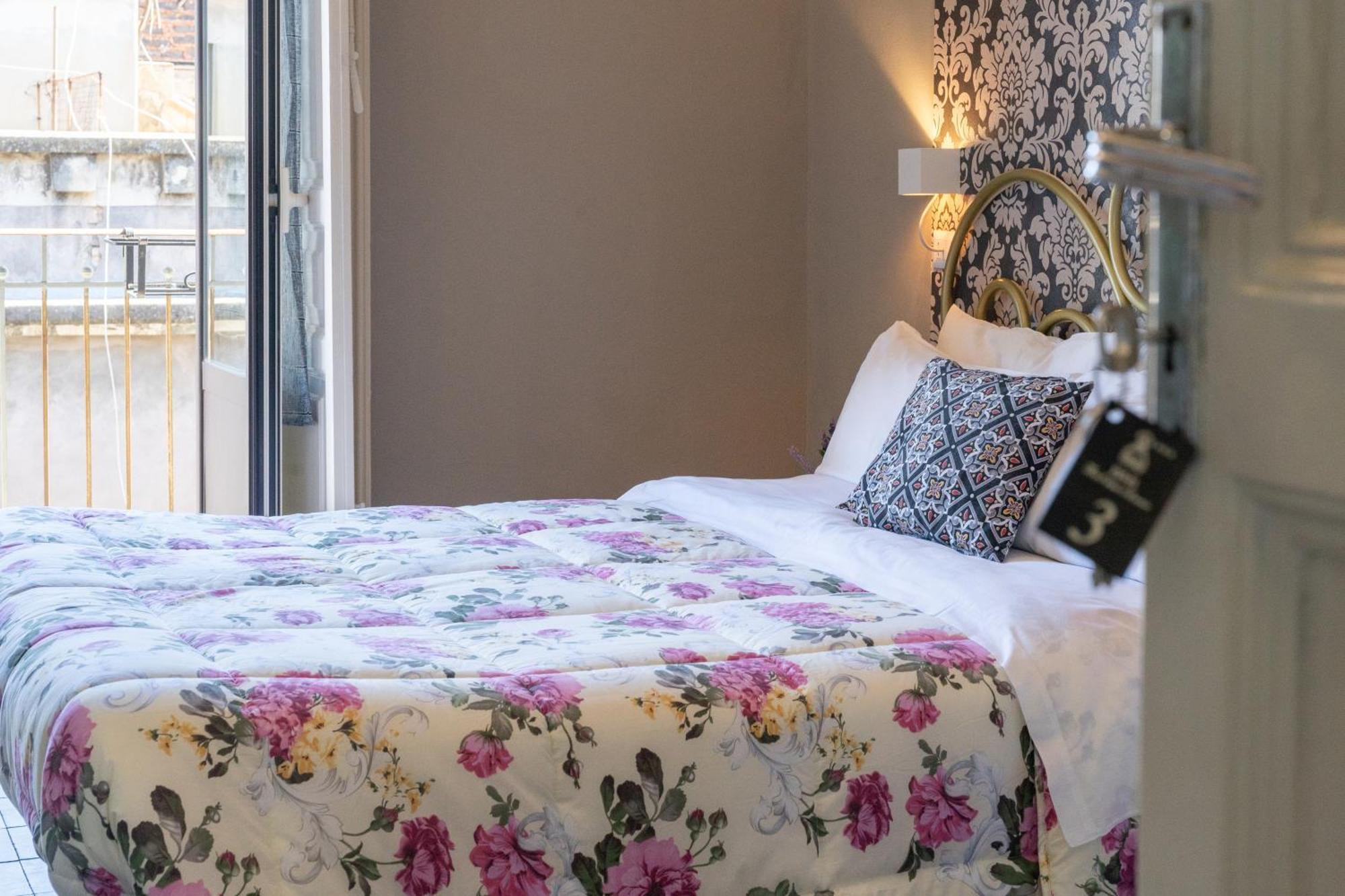 Bed and Breakfast Tra L'Etna E Il Mare Via Oberdan Catania Esterno foto